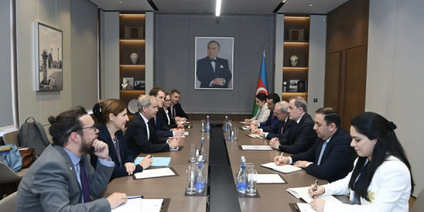 Ceyhun Bayramov Olaf Skuqun rəhbərlik etdiyi nümayəndə heyətini qəbul edib