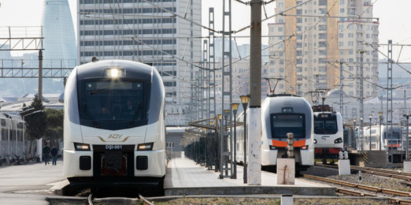 Bakı–Tbilisi–Bakı qatarında siniflər üzrə gediş haqqı açıqlanıb