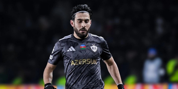 “Qarabağ”dan uzaqlaşdırılan Elvinə rekord maaş təklif edilib