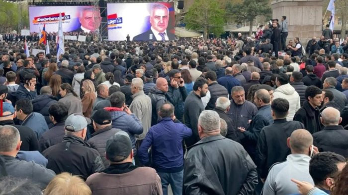 Rusiyalı diplomat Ermənistanda kəşfiyyat fəaliyyəti ilə məşğuldur?