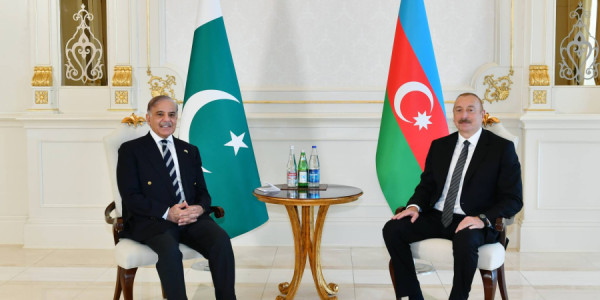 Şahbaz Şərif İlham Əliyevi təbrik edib