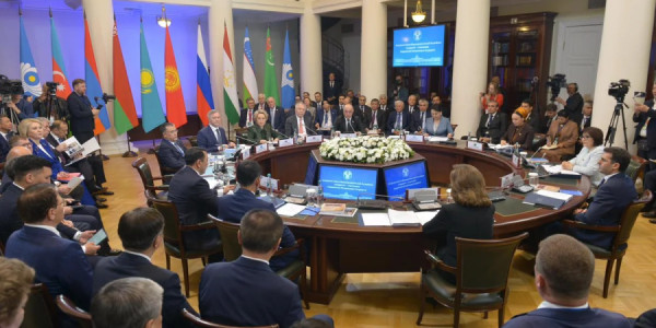 Sankt-Peterburqda MDB PA-nın Şura iclası keçirilib