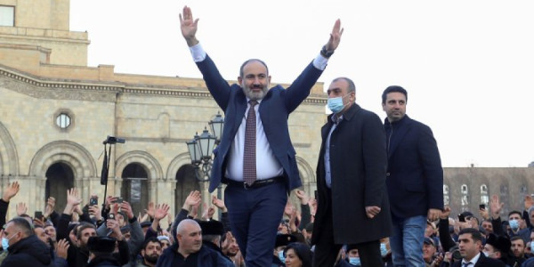 Ermənistanda siyasi düşərgələr və Azərbaycanla bağlı yanaşmalar