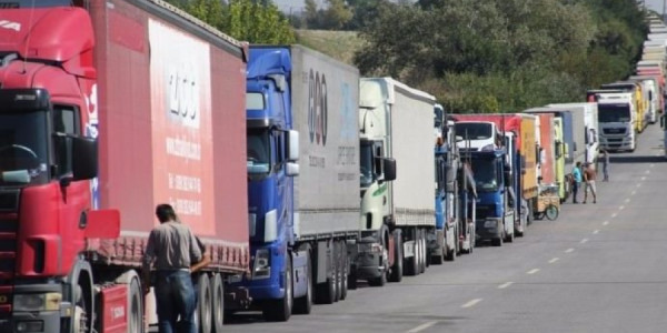 Tramp yoluna qarşı Putin yolu -