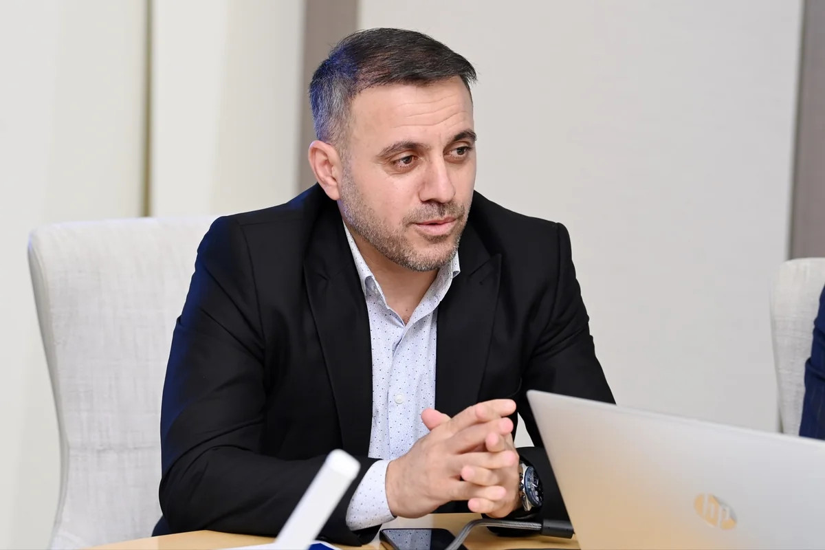 "Şamaxı" Ayxan Abbasovla vidalaşıb