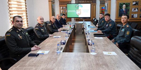Azərbaycan və Qazaxıstan arasında hərbi təhsil sahəsində keçirilən islahatlar müzakirə edilib