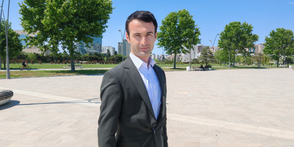 Özbəkistan universitetlərinə qardaş Azərbaycanın gənclərində olan müsbət münasibəti gördükdə biz qürurlandıq