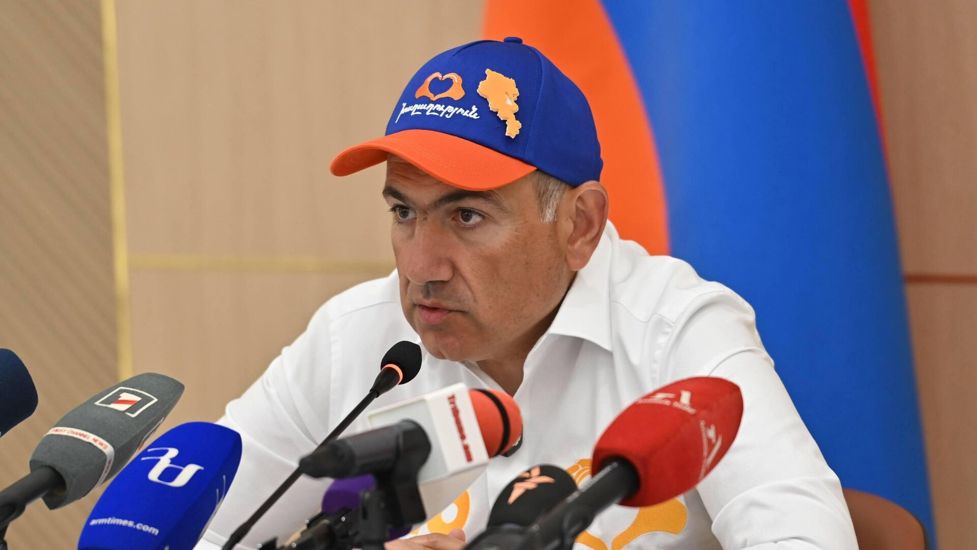 Kreml Paşinyanın Aİİ sammitində iştirakını gözləyir