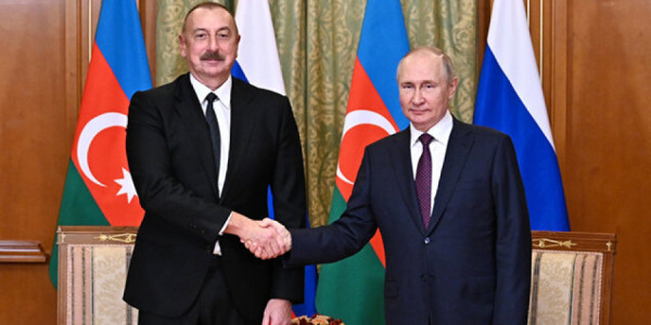 Vladimir Putin İlham Əliyevi təbrik edib