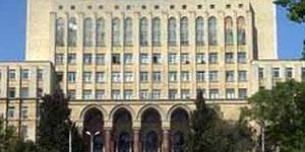 Publisistik üslub Azərbaycan dilinə zərbə vurur?
