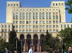 Publisistik üslub Azərbaycan dilinə zərbə vurur?