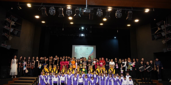 Şəkidə 28 May-Müstəqillik Gününə həsr olunan konsert proqramı keçirilib