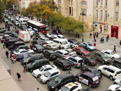 Bakıda tədbir günləri yollar niyə kilidlənir? –