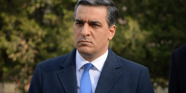 Tatoyan: İrəvanın nə Aİ, nə də Rusiya ilə bağlı aydın strategiyası yoxdur