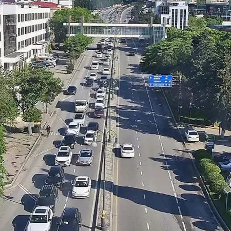 Bu yollarda tıxac var-