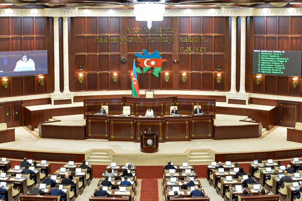 Milli Məclisin yaz sessiyası üzrə sonuncu plenar iclası başlayıb