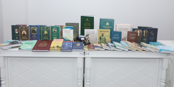 Türk Akademiyası tərəfindən MEK-ə dəyərli nəşrlər hədiyyə edilib