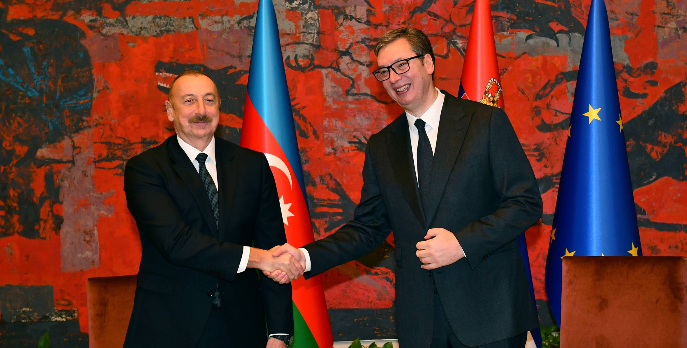 Aleksandar Vuçiç İlham Əliyevi təbrik edib