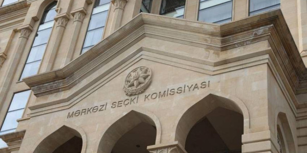 Mərkəzi Seçki Komissiyasının iclası keçirilir -