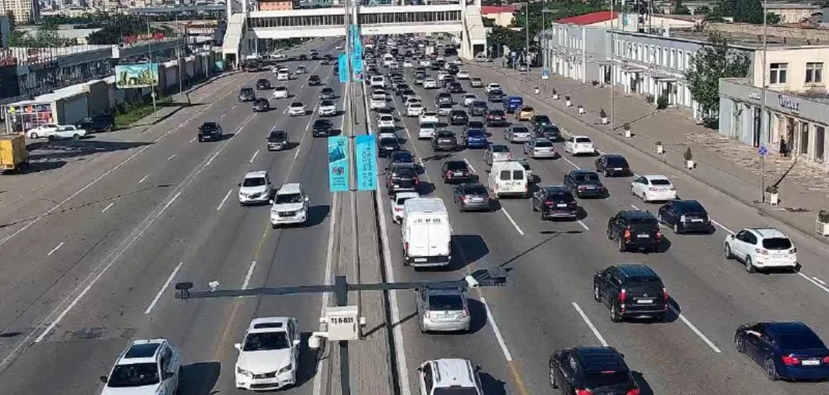 Bu yollarda tıxac var-