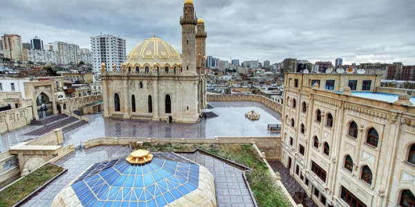 Təzəpir məscidində Qurban bayramı namazı qılınıb