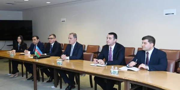 Bakı və Aşqabad Xəzər dənizi çərçivəsində əməkdaşlığın genişləndirilməsini müzakirə edib
