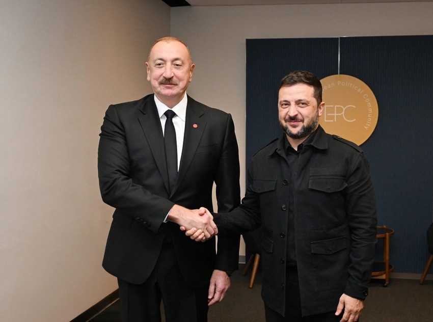 Zelenski İlham Əliyevi Müstəqillik Günü münasibətilə təbrik edib
