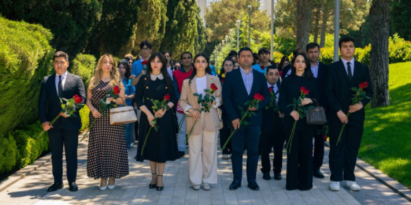 Könüllülər Müstəqillik Gününü silsilə tədbirlərlə qeyd ediblər
