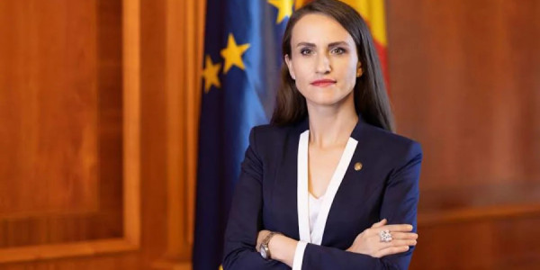 Rumıniya XİN rəhbəri: Buxarest Bakı ilə möhkəm strateji tərəfdaşlığı təsdiqləyir