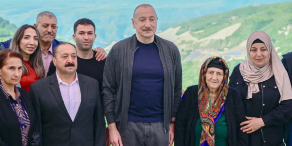 İlham Əliyevin sosial media hesablarında Böyük Qaladərəsi kəndindəki sakinlərlə görüşü barədə paylaşım edilib