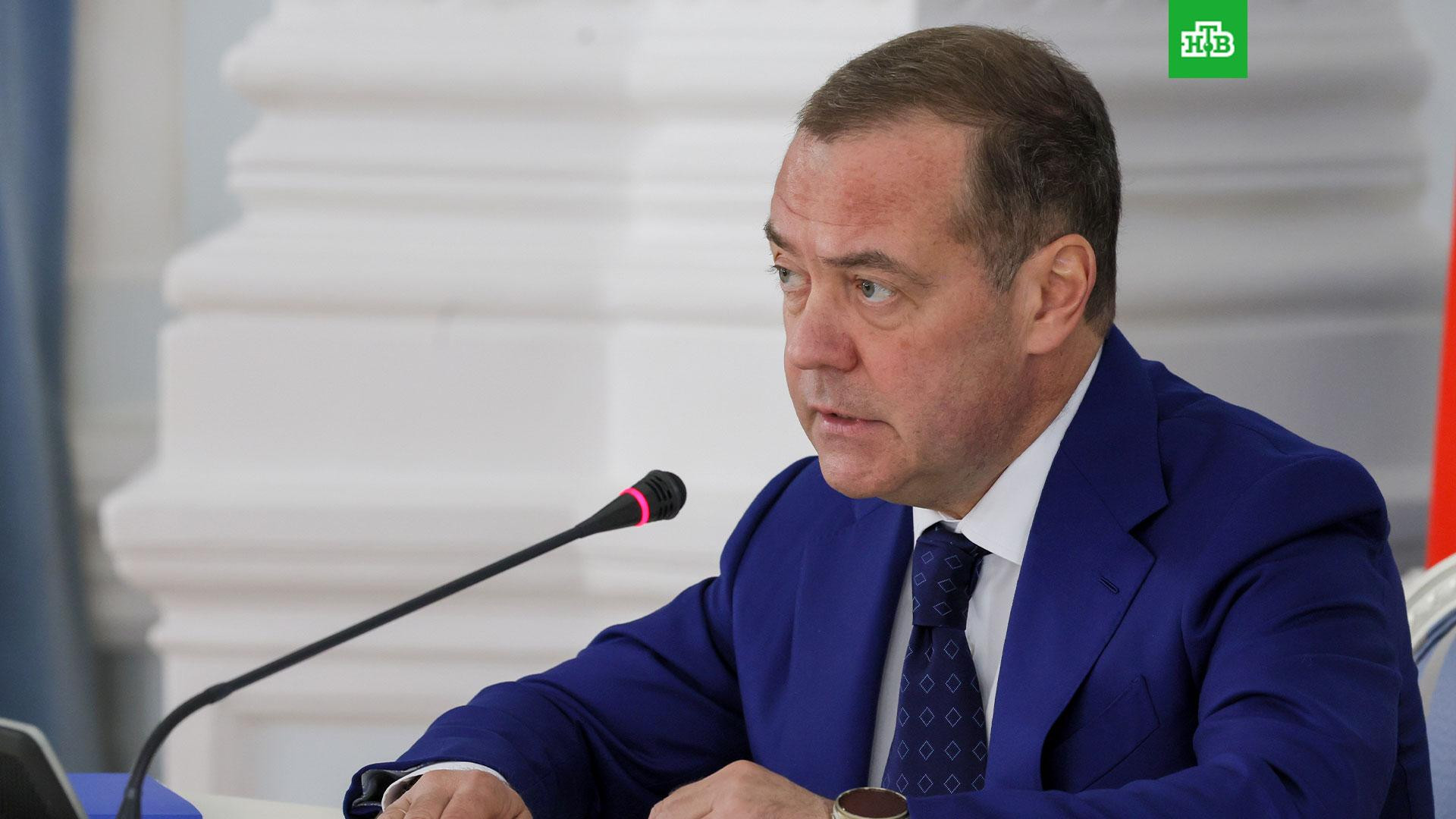 Medvedev: Avropa susmalıdır