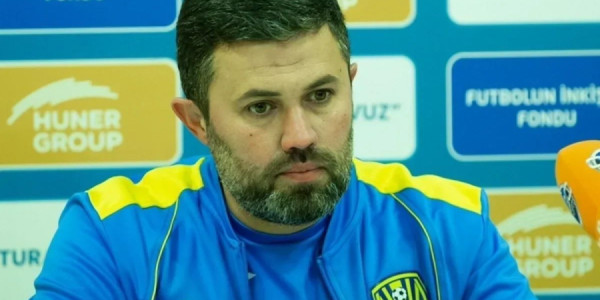 Azər Bağırov "Kəpəz"in baş məşqçisi vəzifəsindən ayrılıb