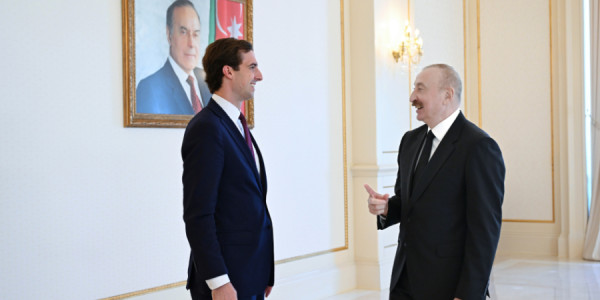 İlham Əliyev ABŞ Dövlət katibinin köməkçisini qəbul edib