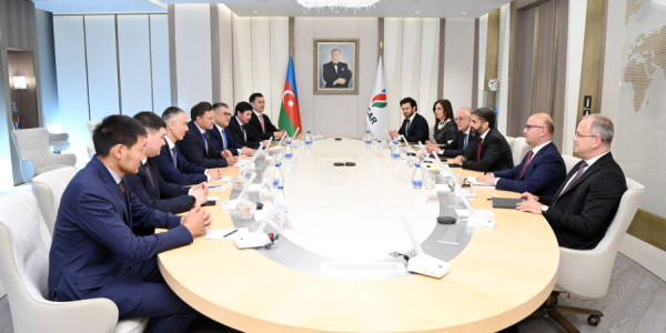 SOCAR-ın prezidenti “KazMunayGas” şirkətinin İdarə Heyətinin sədri ilə görüşüb