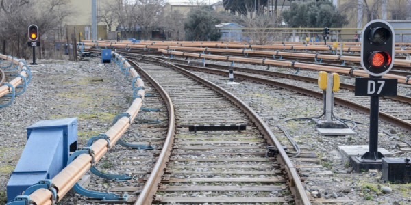 Bakıda qatar yoluna çıxan kişi ölüb