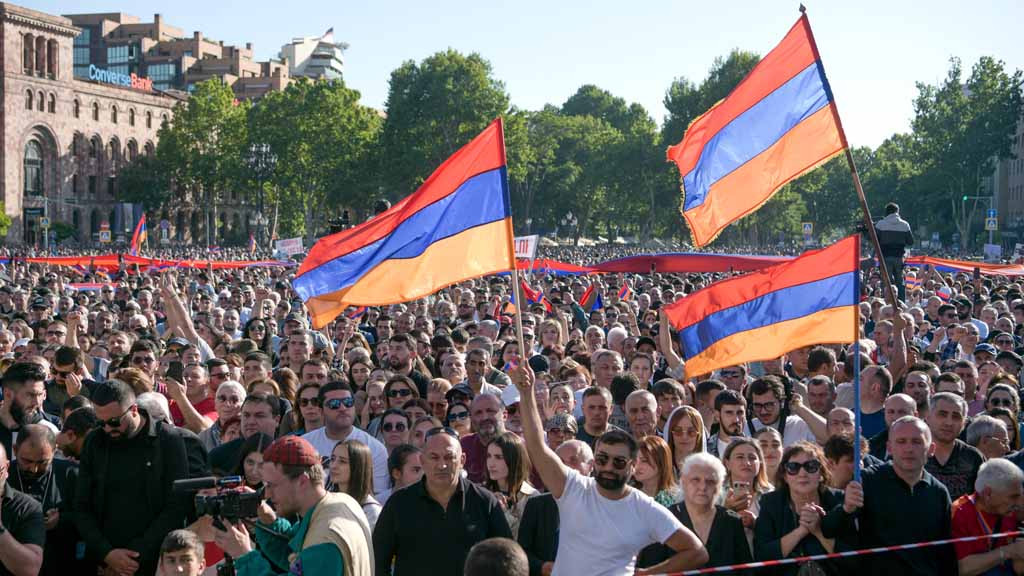 İrəvanda Rusiya səfirliyi qarşısında etiraz aksiyası keçirilib