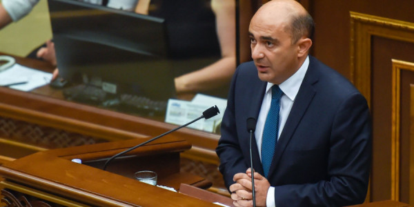 Marukyan: Paşinyanın üçüncü müddətə seçilməsi Ermənistanda avtoritarizmi gücləndirəcək