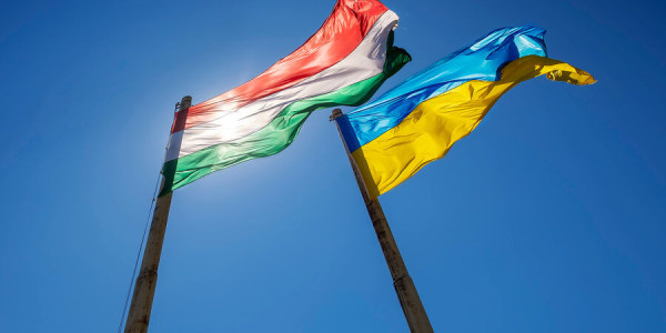 Zakarpatiyada razılaşma: Ukrayna macarların hüquqları ilə bağlı öhdəlik götürüb