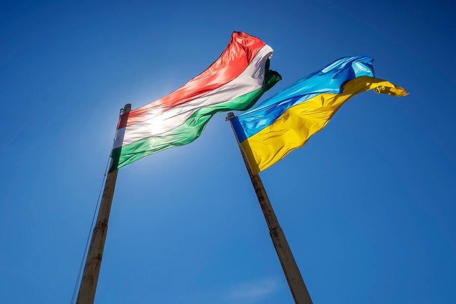 Zakarpatiyada razılaşma: Ukrayna macarların hüquqları ilə bağlı öhdəlik götürüb