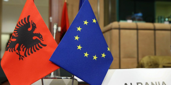 Edi Rama: Aİ-yə üzvlük proqnozlaşdırılması çətin prosesdir