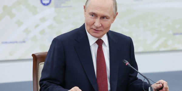Putin Zelenskinin məktubundan danışdı: Ona baxmağa vaxtım yox idi