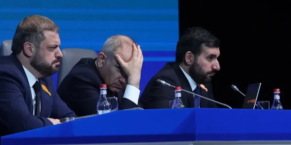 Ermənistanda sorğu: hakim partiya üstünlüyünü itirə bilər, koalisiya ehtimalı artır