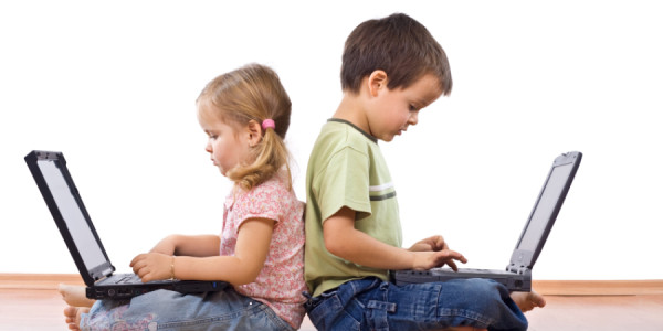 Rusiyada internet istifadəçilərinin yaşının yoxlanılması təklif olunur