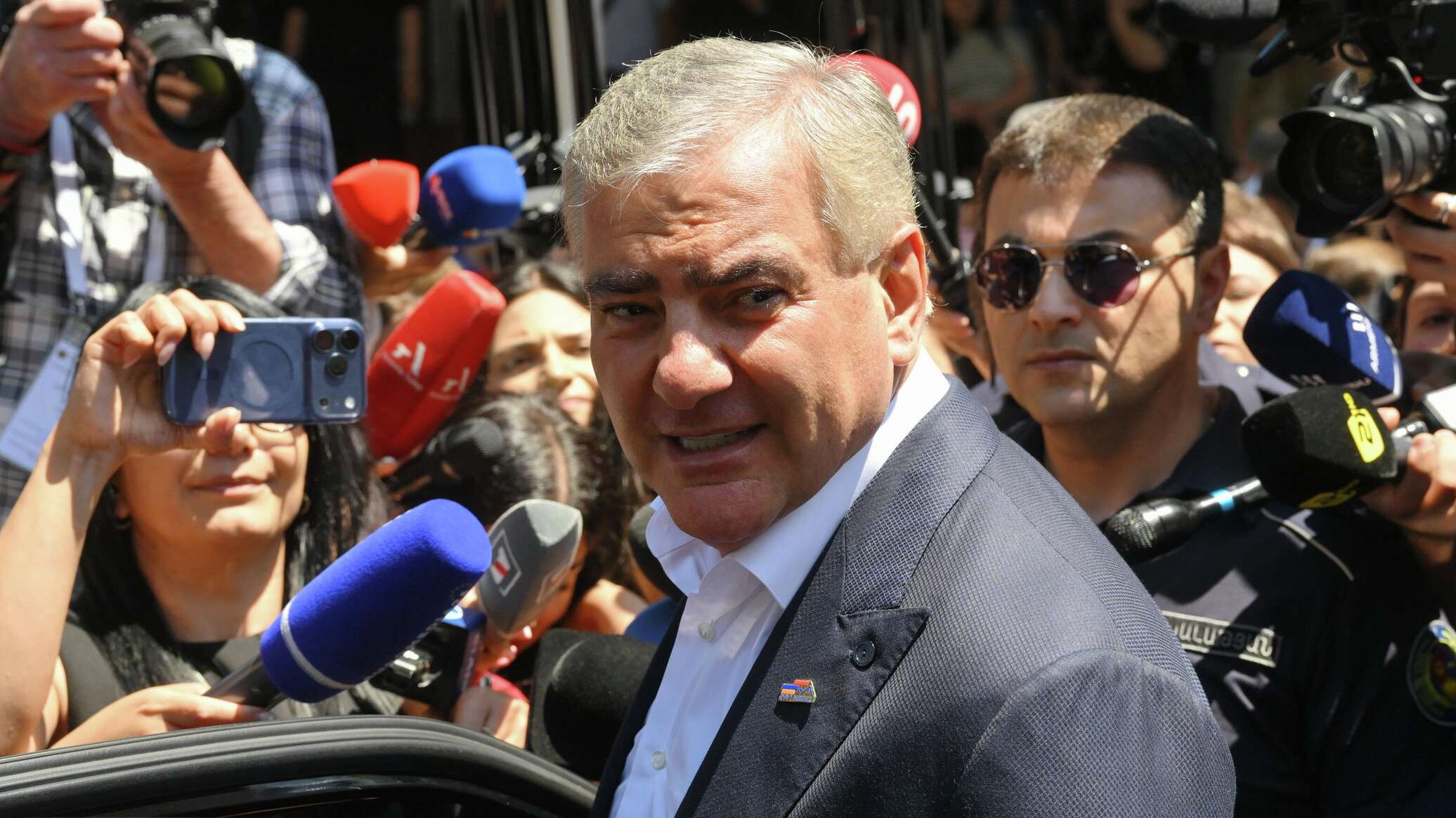 Karapetyanın qərargahında olan şəxslərin saxlanıldığı açıqlanıb