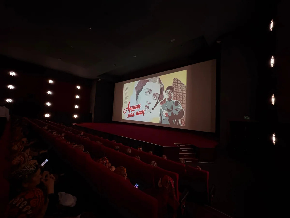 Türkmənistanda "Arşın mal alan" tammetrajlı bədii filminin nümayişi olub