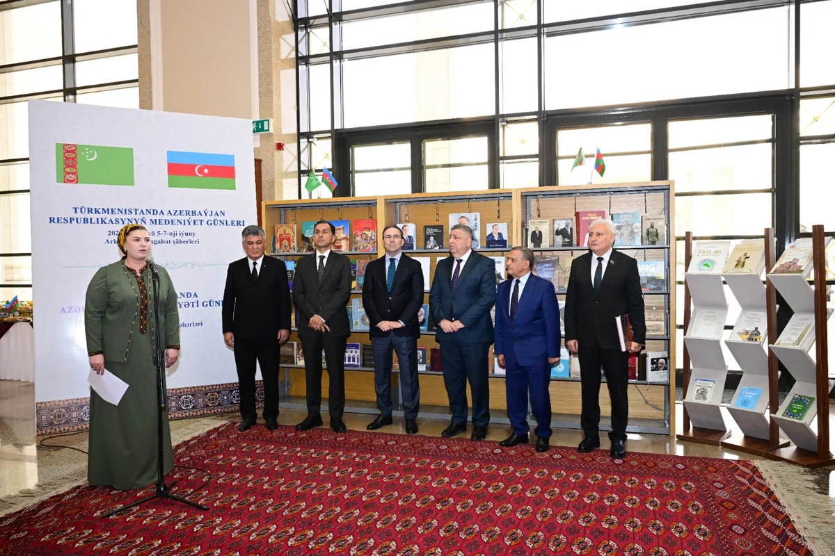 Türkmənistanın Dövlət Kitabxanasında "Azərbaycan Ədəbiyyatı Guşəsi"nin açılışı olub