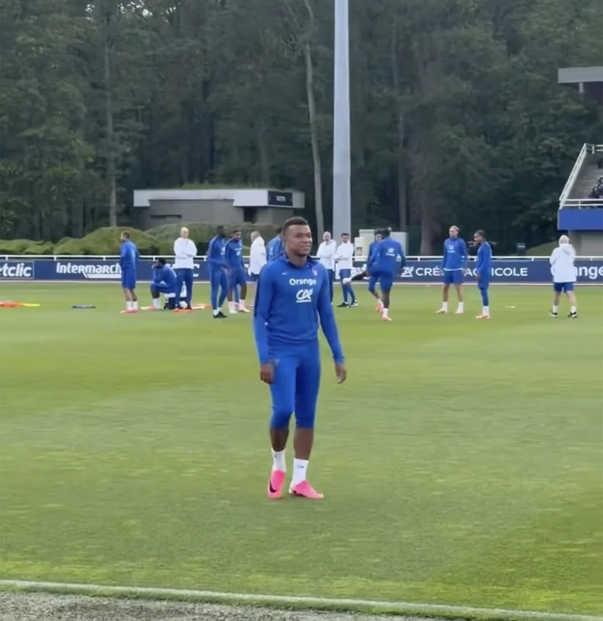 Mənbə: Mbappe zədə səbəbindən Fransa millisinin məşqini tərk edib