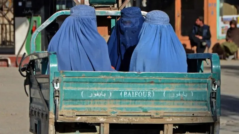 Taliban qadınların geyiminə nəzarəti sərtləşdirib