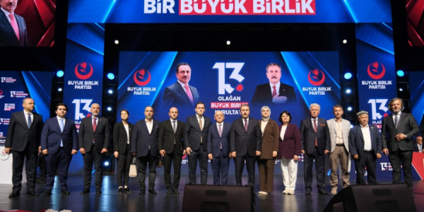 Yeni Azərbaycan Partiyasının nümayəndələri Böyük Birlik Partiyasının 13-cü qurultayında iştirak ediblər