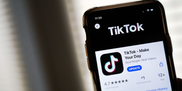 Azərbaycanda məktəblərdə TikTok platformasına çıxış bloklanıb